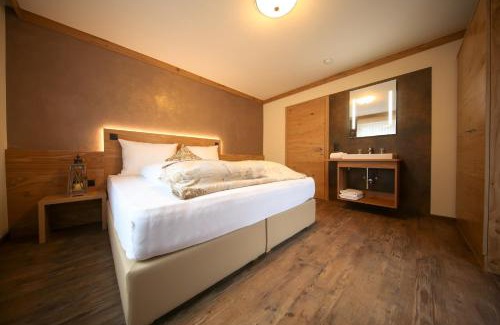 Lanersbach Ski Chalet | Explore Chalet Alpinhome: Family-Friendly Retreat, 9.5/10