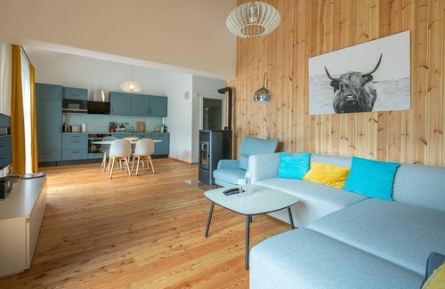 Puchberg Am Schneeberg Ski Chalet | Experience Chalet am Schneeberg See with Lake Views