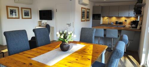 Diemelsee Apartment | Chalet am Diemelsee mit Seeblick im Sauerland