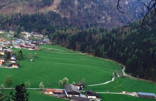 Sankt Martin bei Lofer Ski Chalet | Chalet am Müllergut: 10/10 Rated with Pet-Friendly Comfort