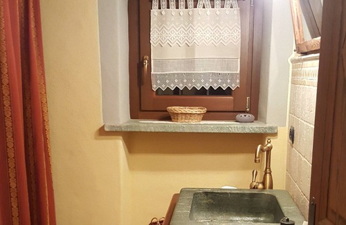 Antey-Saint-Andre Ski Chalet | Enchanting Chalet Antico: Family-Friendly with Kitchen Amenity