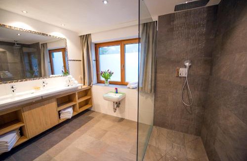 Achenkirch Apartment | Pet-Friendly Chalet & Apartments Tiroler Bua - 4 Star Retreat