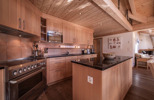 Wengen Apartment | Top-Rated Chalet Aquila 8 Penthouse with Spa & Kitchen