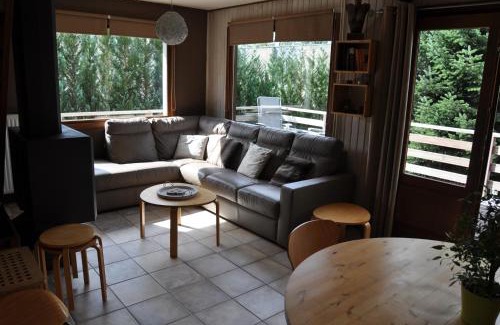 Rochehaut House | Pet-Friendly Chalet Ardenne Mini with Oceanfront Views