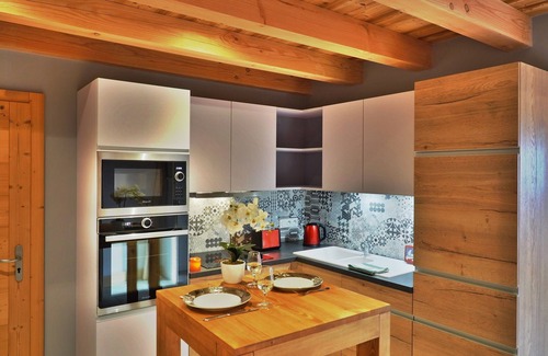 Araches-la-Frasse Ski Chalet | Elegant Chalet Arpitan with Panoramic Mountain Views