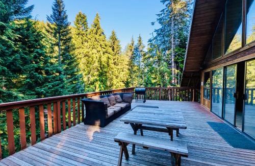 Ashford Other | Family-Friendly Chalet at Rainier Lodge near Park Entrance