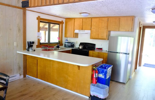 Ashford Cabin | Experience Chalet at Rainier Lodge Near Mount Rainier