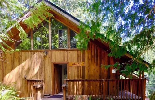 Ashford Cabin | Experience Chalet at Rainier Lodge Near Mount Rainier