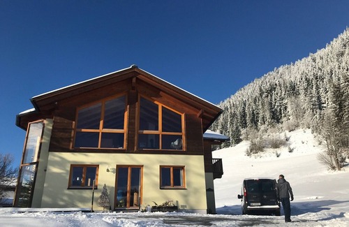 Russbach am Pass Gschuett Ski Chalet | Scenic Chalet 'Skiblickhaus' with Private Terrace & Wi-Fi