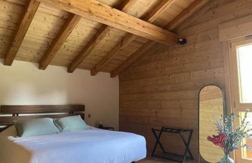 Larringes Ski Chalet | Enchanting Chalet in the Heart of the Woods - Guest Rated 9.8