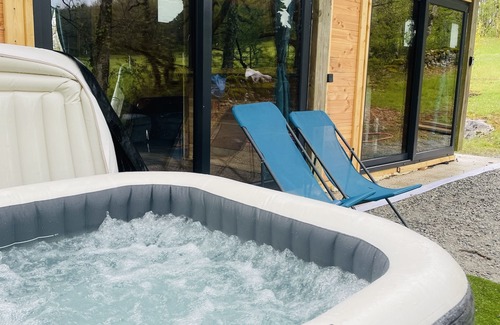 Roussayrolles Ski Chalet | Nature Retreat: Family & Pet Friendly Chalet Awaits You
