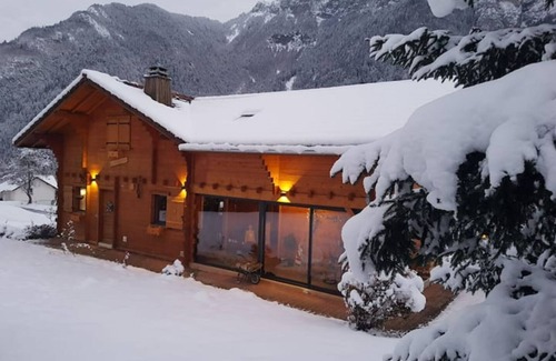 Le Petit-Bornand-les-Glieres Ski Chalet | Serene Chalet au Calme with Breathtaking Views and Spa
