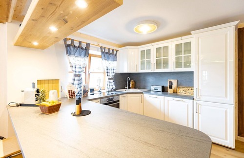 Verwaltungsgemeinschaft Hornergruppe Ski Chalet | Chalet 'Au' with Mountain View, Private Terrace and Wi-Fi