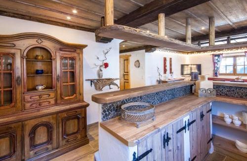 Forstau Ski Chalet | Discover Chalet Aualm - FRT100 with 4 Stars & Family-Friendly