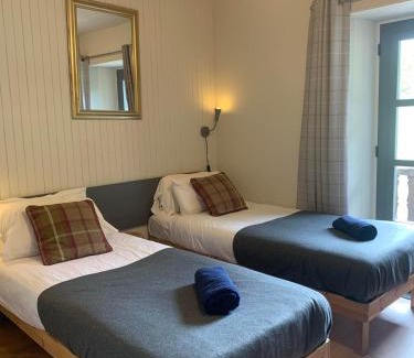 Les Boisses Hotel | Oceanfront Retreat at CHALET AUBERGE - Les Mélèzes