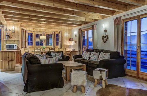 Riddes Ski Chalet | Top-Rated Chalet Aurelia - Pet-Friendly Retreat in La Tzoumaz