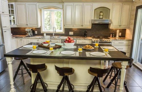 Amherst Ski Chalet | Cozy Chalet aux mille étoiles with Hot Tub near Mt-Tremblant