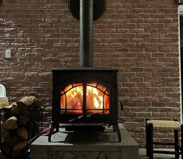 Amherst Ski Chalet | Cozy Chalet aux mille étoiles with Hot Tub near Mt-Tremblant