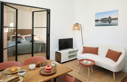 Chantilly Apartment | Chalet Aux Oiseaux - by La Boite en Plus