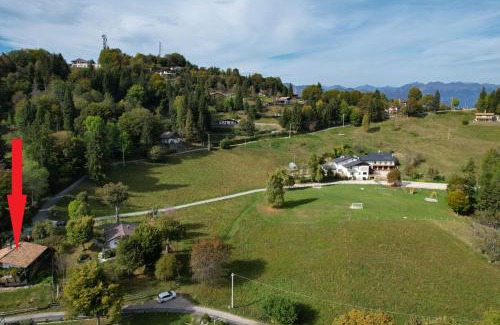 Treviso Bresciano Ski Chalet | Charming Chalet "Baita Cavacca" with Oceanfront Pool