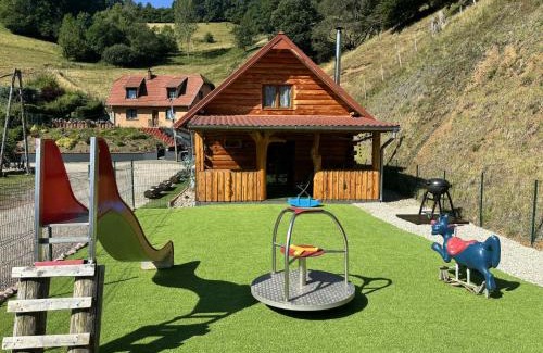 Saint-Philippe Ski Chalet | Family-Friendly Chalet Bambi with Perfect 10/10 Rating