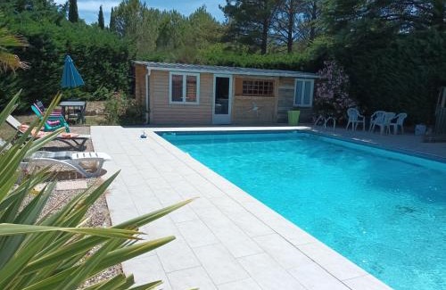 Rognes Apartment | Relaxing Chalet Near Pool, 6km from Piano Festival