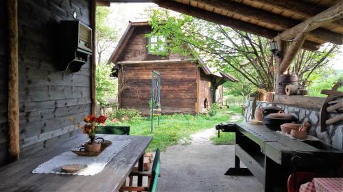 Uzice Ski Chalet | Pet-Friendly Chalet Belino with Hot Tub & Top Reviews