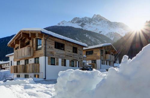 Pettneu am Arlberg Ski Chalet | Elegant Chalet Bella: Oceanfront Spa & Breakfast Retreat