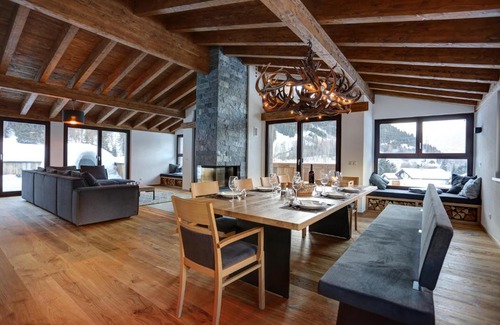 Pettneu am Arlberg Ski Chalet | Elegant Chalet Bella: Oceanfront Spa & Breakfast Retreat
