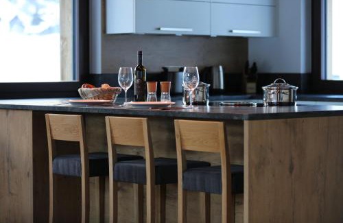 Pettneu am Arlberg Ski Chalet | Elegant Chalet Bella: Oceanfront Spa & Breakfast Retreat