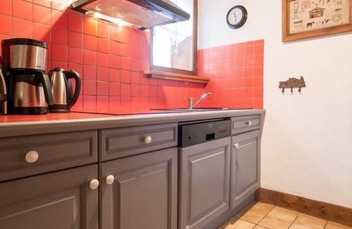 Sainte-Foy-Tarentaise House | Discover Chalet Bellacomba-Monal: Family-Friendly Retreat