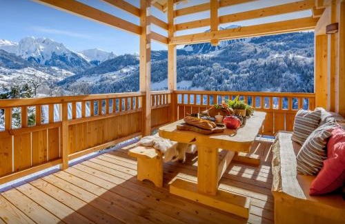Champ-Laurent Ski Chalet | Cozy Chalet Belle Cour - 4-Star Retreat with Breakfast