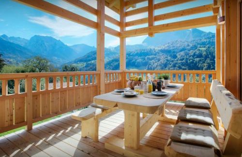 Champ-Laurent Ski Chalet | Cozy Chalet Belle Cour - 4-Star Retreat with Breakfast
