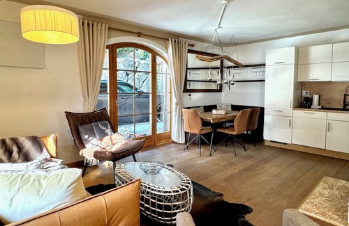 Kitzbuehel Apartment | Relax at Chalet Belle Kitz: Pool, Ocean View & Breakfast