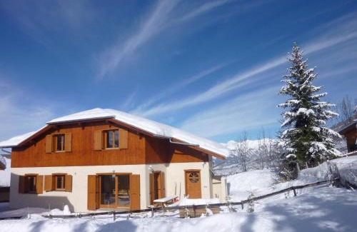 Les Orres Ski Chalet | Chalet Bellevue: Pet-Friendly Retreat with Pool & 9.5 Rating