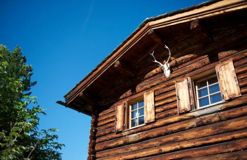 Sertig Dorfli Ski Chalet | Experience Chalet Berghof Sertig: 5-Star Family Retreat