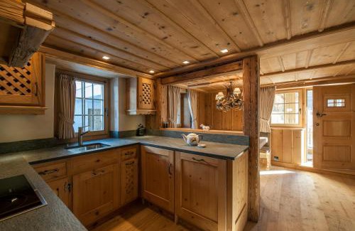 Sertig Dorfli Ski Chalet | Experience Chalet Berghof Sertig: 5-Star Family Retreat