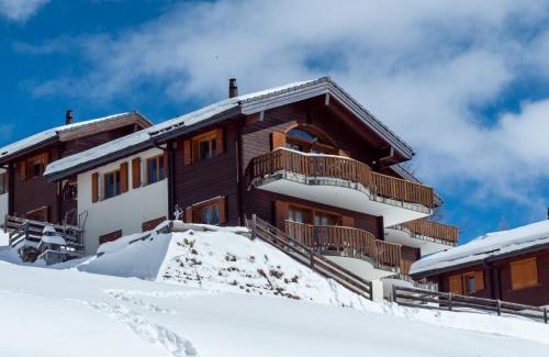 Rosswald Apartment | Child-Friendly Chalet Bergkristall - Guest Rated 9.8/10
