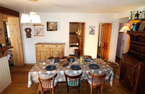 Les Almes Ski Chalet | Family-Friendly Chalet Bobech - Ideal for 6 Guests