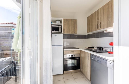 Parentis-en-Born House | Elegant Chalet 'Bois lac de Biscarrosse' with Pool & Wi-Fi