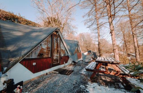Gesves Ski Chalet | Cozy Chalet Boréal with Hot Tub Nestled in Nature