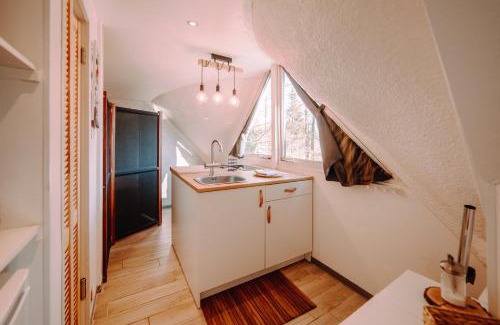 Gesves Ski Chalet | Cozy Chalet Boréal with Hot Tub Nestled in Nature