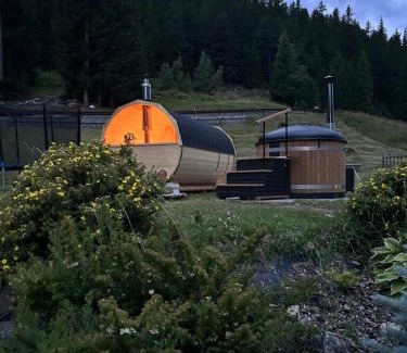 Santa Caterina Valfurva Apartment | Unmatched Comfort at Chalet Bucaneve with Pool & Breakfast