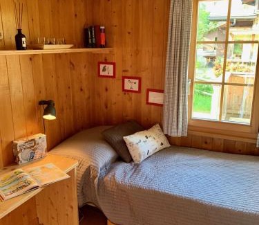 Adelboden Apartment | Cozy Chalet Butterfly: Pet and Child Friendly Retreat