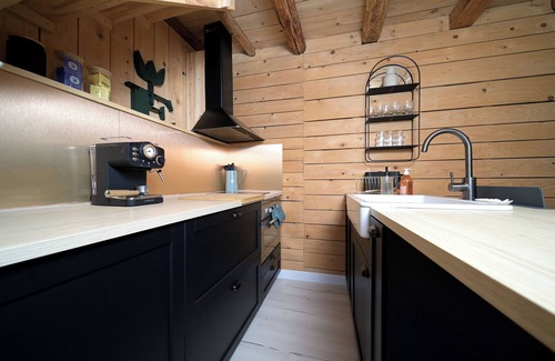 Montauban-de-Luchon Ski Chalet | Dreamy Chalet "Cabanelise" with Mountain Views & Terrace