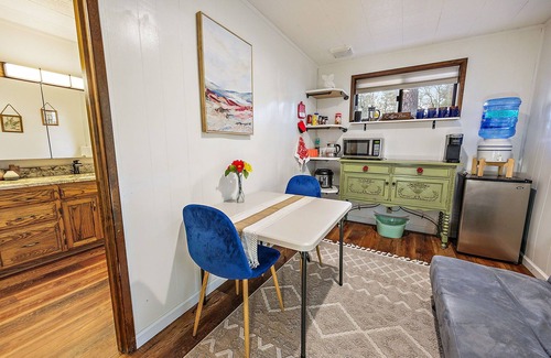 Grants Pass Ski Chalet | Adventure Awaits at Chalet Cabin by Rogue River: Enjoy Nature