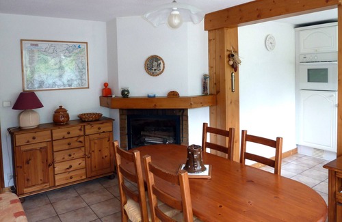 Chamonix-Mont-Blanc Apartment | Discover Camellia Cottage: Family-Friendly Retreat in Chamonix