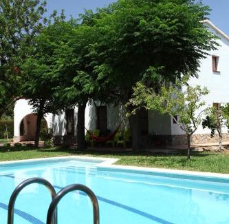 Tortosa House | Discover Chalet Camí d'en Gala: 4-Star Family Retreat
