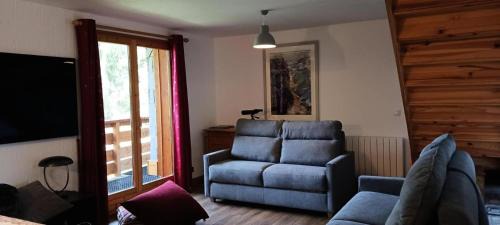 Vallandry Ski Chalet | Chalet Camomille: Pet-Friendly Retreat for 12 Guests