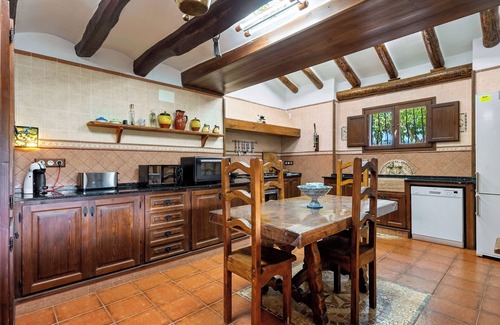 Querol Ski Chalet | Relax at Chalet "Can Tronc" with Mountain View & Pool